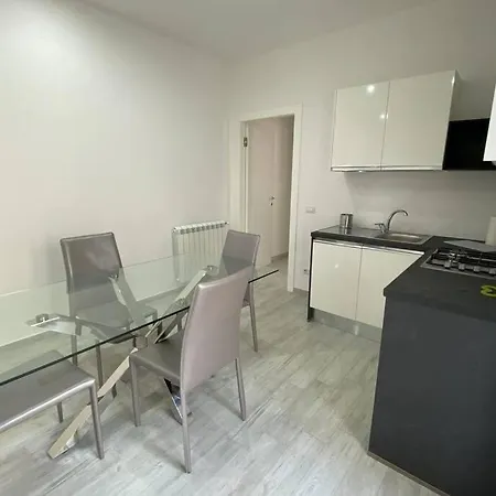 White Apartman Szirakúza